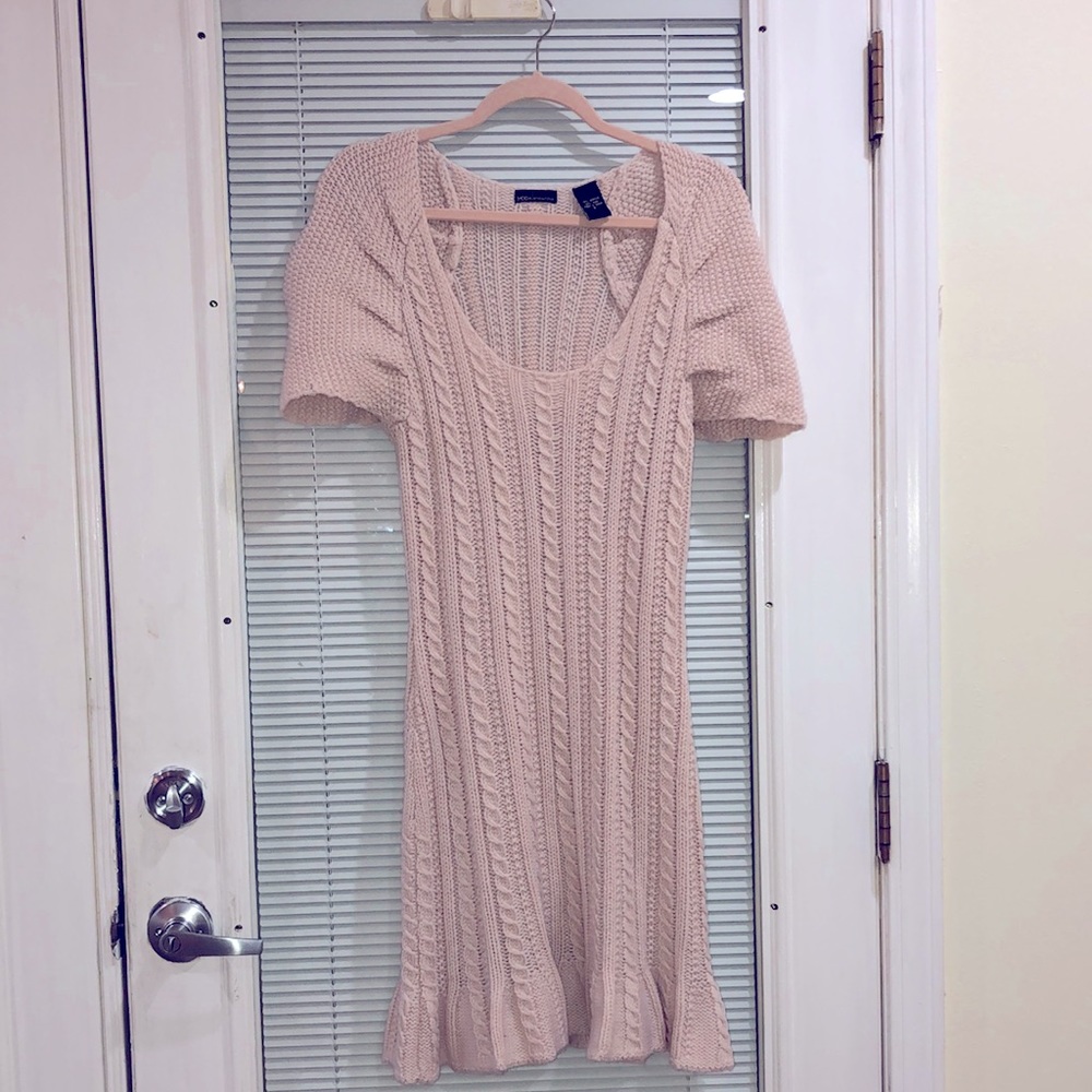 VICTORIA SECRET CHUNKY KNIT SWEATER DRESS WITH RUFFLE DETAIL.